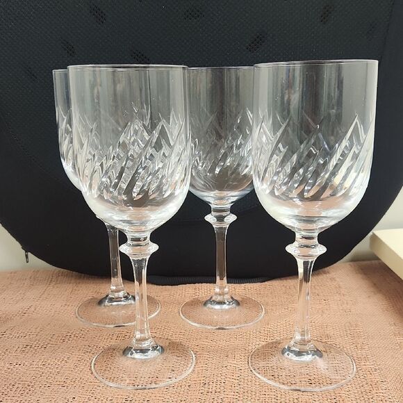 Crystal Clear Large Wine Glass Set of 4 - Picture 1 of 3